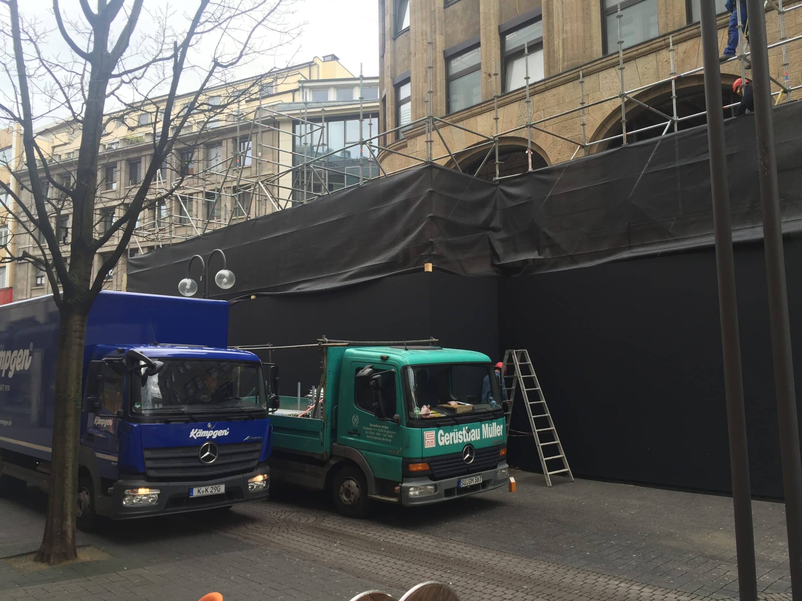 Sonderger&uuml;st-Konstruktion am Apple Store Schildergasse K&ouml;ln